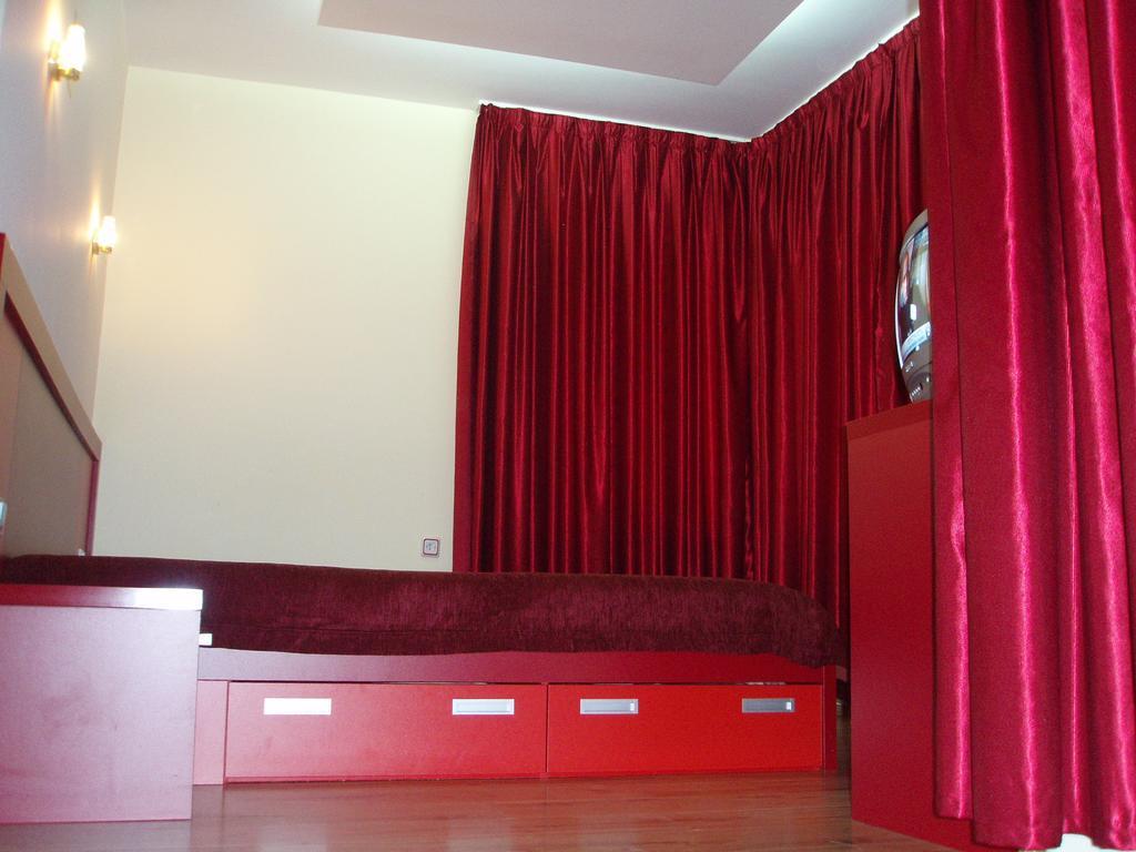 Mania Guest House Kalofer Δωμάτιο φωτογραφία