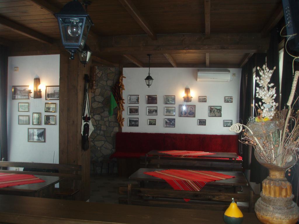 Mania Guest House Kalofer Δωμάτιο φωτογραφία